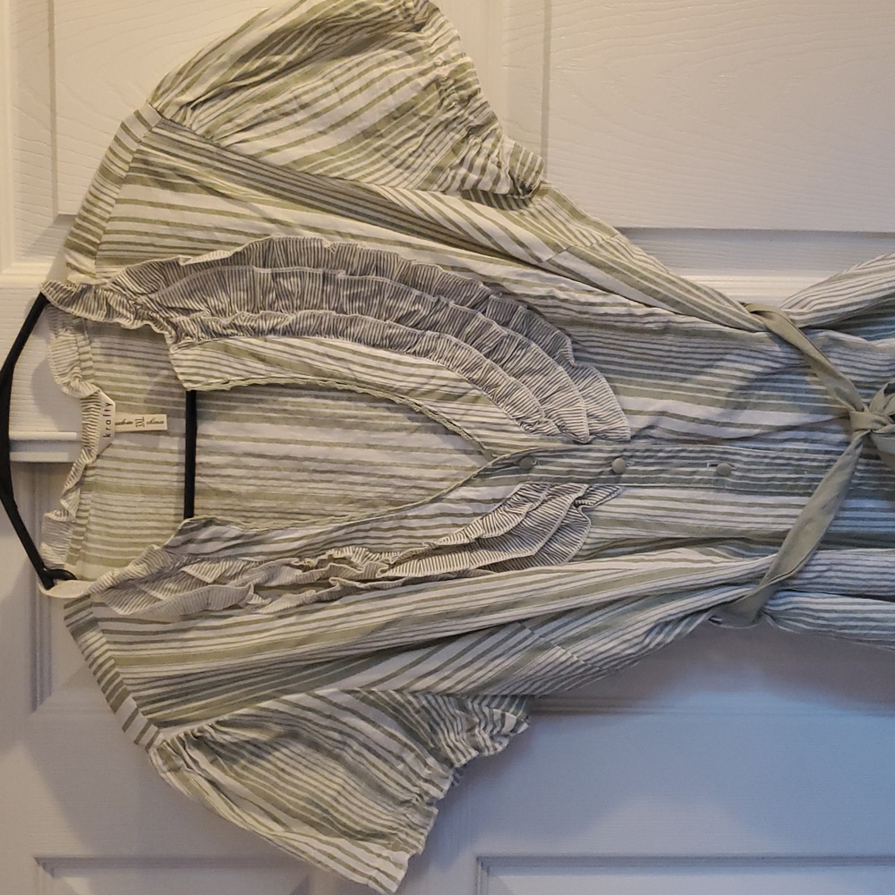 # 86 - Striped Ruffle Tie-Front Top - Picture 2 of 3